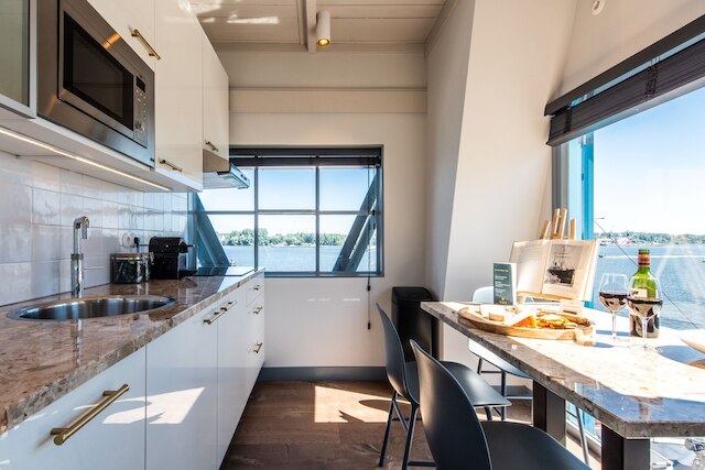 ヌマ アムステルダム ザ クレーン