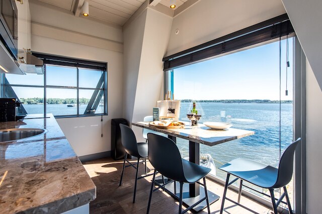 ヌマ アムステルダム ザ クレーン