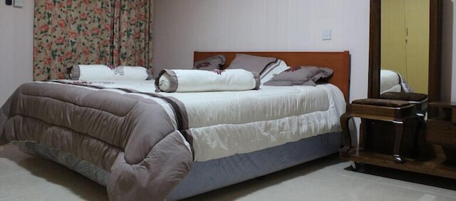 キリマンジャロ クレーン ホテル