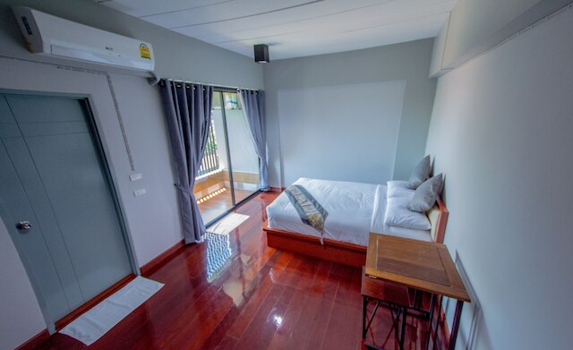 ナ シリ レイクヴュー