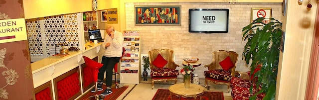 ディーバス シルバー ホテル