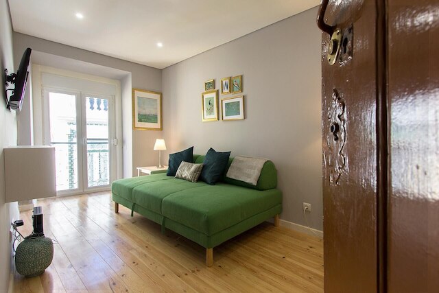 バイロ アルト エレガント バイ ホーミング