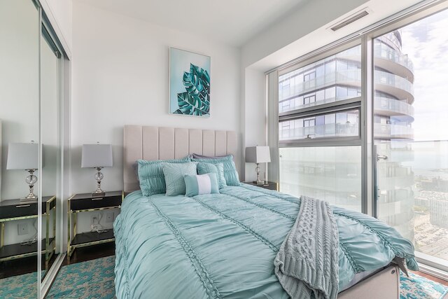 ゴージャス アパートメンツ イン ザ ハート オブ トロント