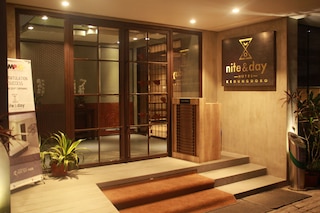 ナイト & デイ スラバヤ - ケドンドロ