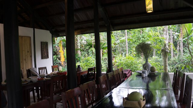 トゥイ ビユ ホームステイ