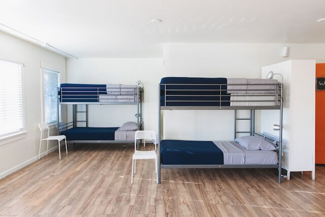 メルローズ ホステル