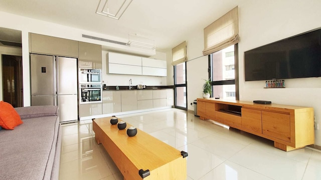 ベッドルーム アパートメント ウィズ バルコニー アンド シティ ビューズ