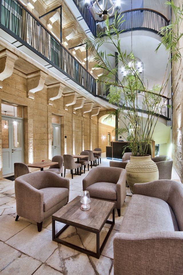 66 セント ポールズ& スパ