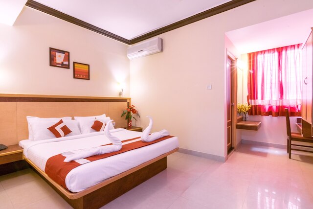 オクタベ プラザ ホテル