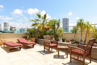 アメージング デュープレックス ペントハウス ウィズ  2 テラシズ バイ フィールホーム