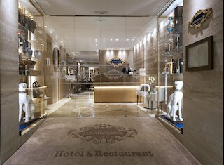 ハリーズ バー トレビ ホテル & レストラン