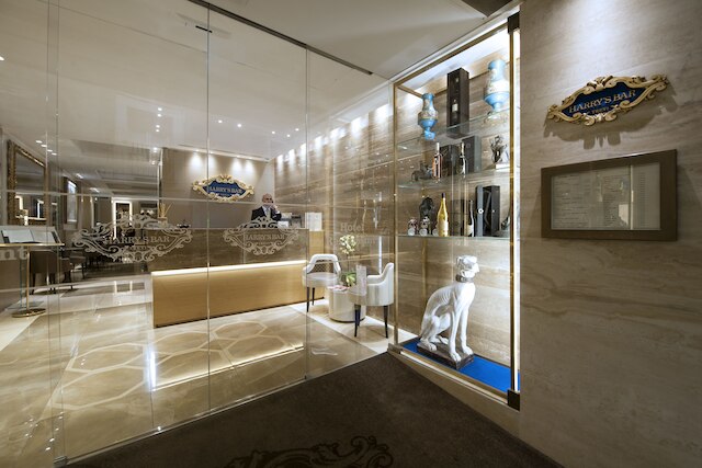 ハリーズ バー トレビ ホテル & レストラン