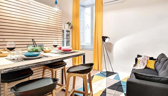 ニロス アパートメント