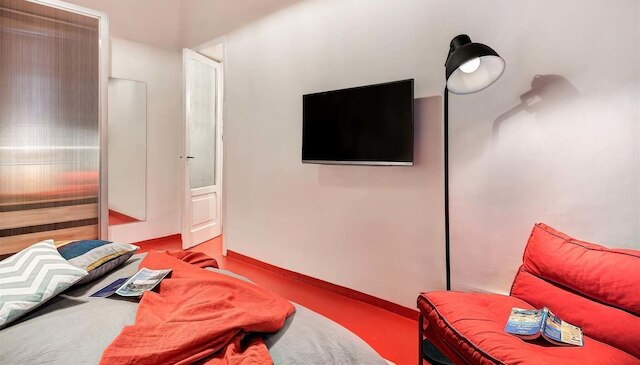 ニロス アパートメント