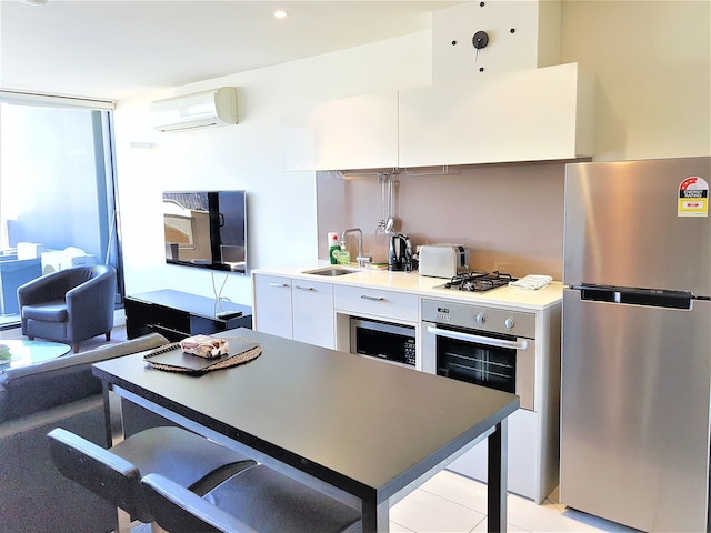 レアディセット アパートメンツ オン スペンサー