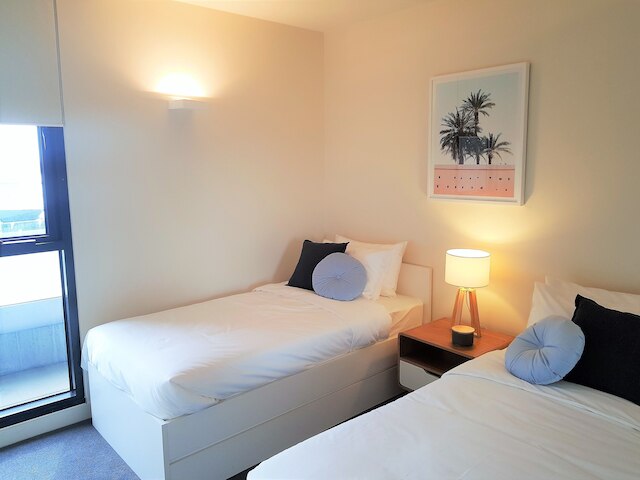 レアディセット アパートメンツ オン スペンサー