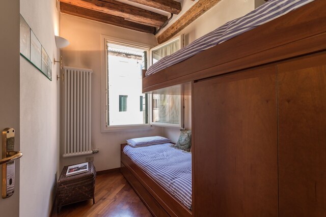 7 ウィンドウズ オン ベニス