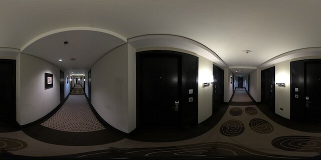 マク アルバニア ホテル