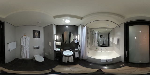 マク アルバニア ホテル