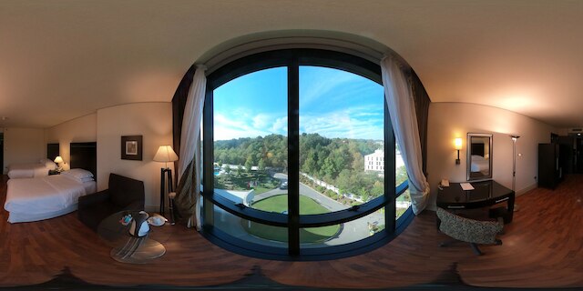 マク アルバニア ホテル