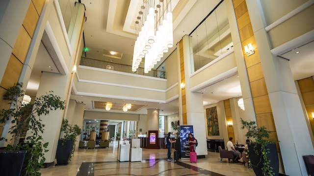 マク アルバニア ホテル