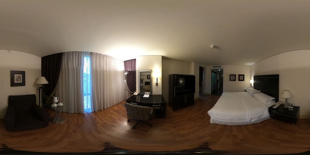 マク アルバニア ホテル