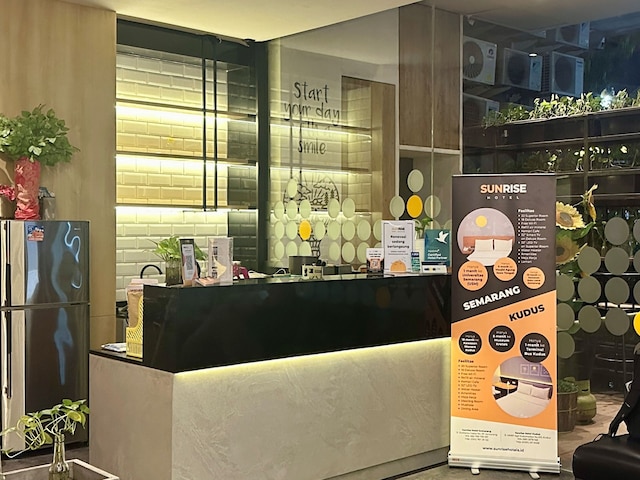 サンライズ ホテル スマラン