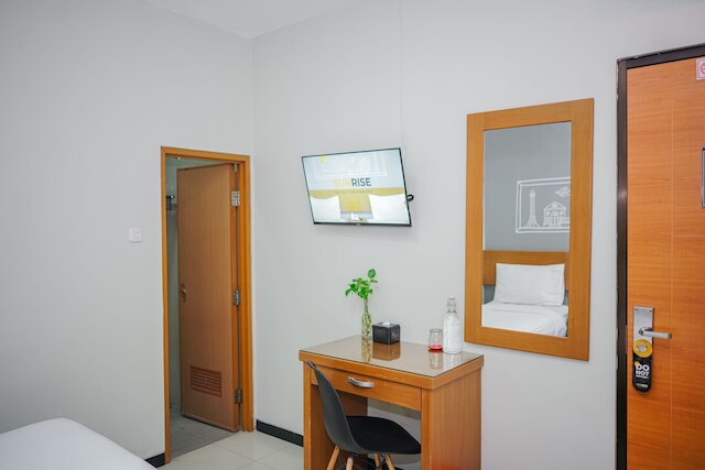 サンライズ ホテル スマラン