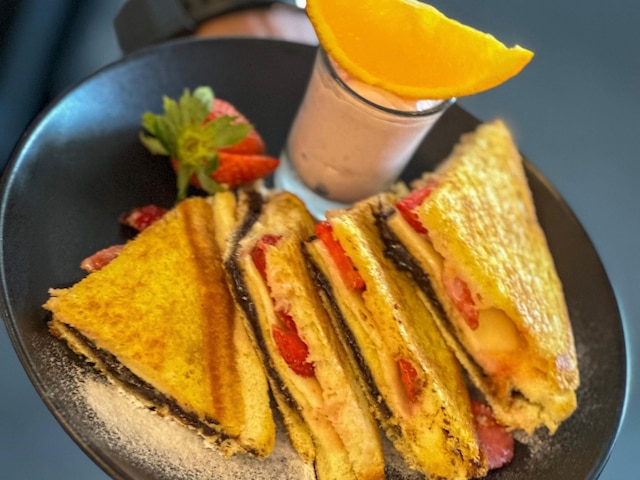 サンライズ ホテル スマラン