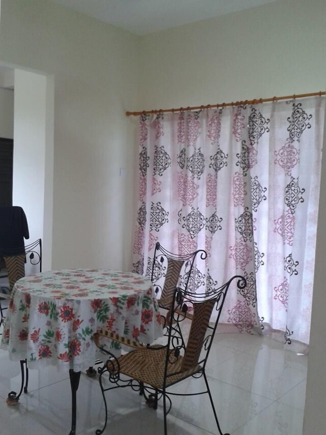 ホームステイ ルームステイ クレバン メラカ