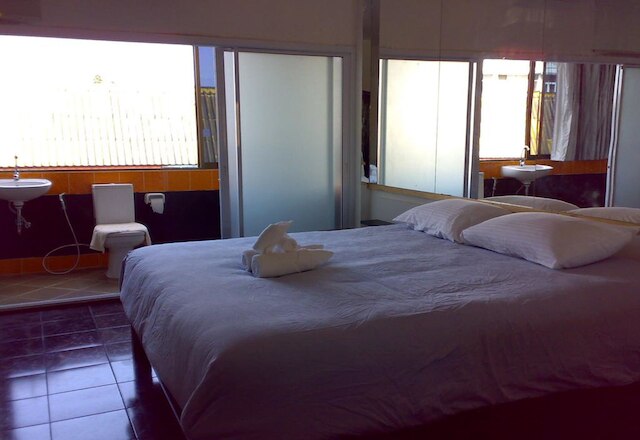 ムーン ハウス アット クロック タワー