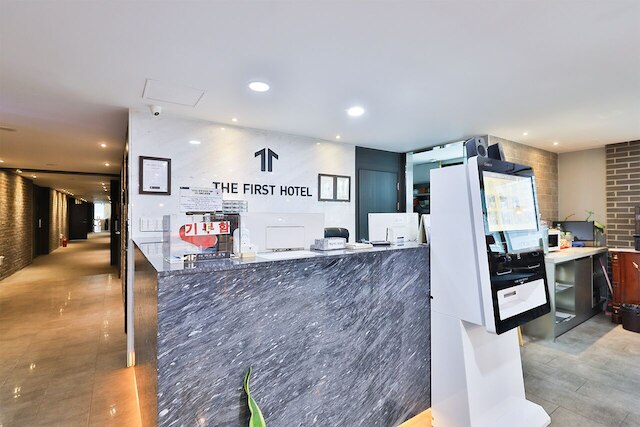 ザ ファースト ホテル