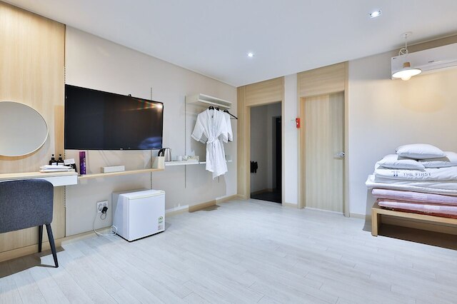 ザ ファースト ホテル