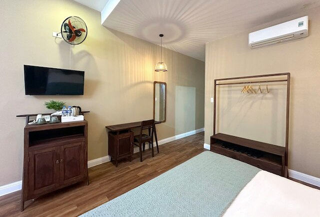 フルハウス ホイアン