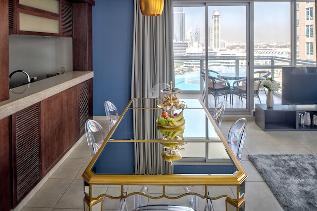 ラグジュアリー ステイケーション - ザ レジデンシーズ タワー