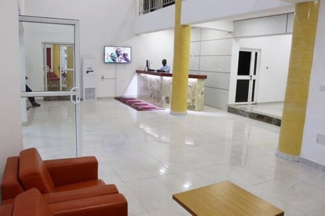 ロージーズ リージェンシー ホテル アンド スイーツ