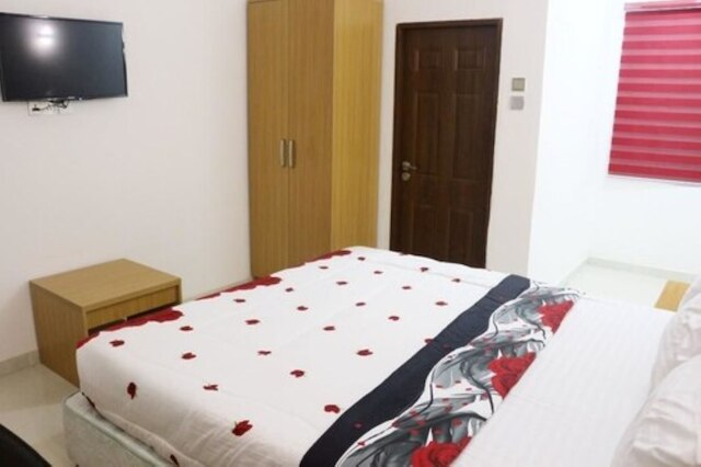 ロージーズ リージェンシー ホテル アンド スイーツ