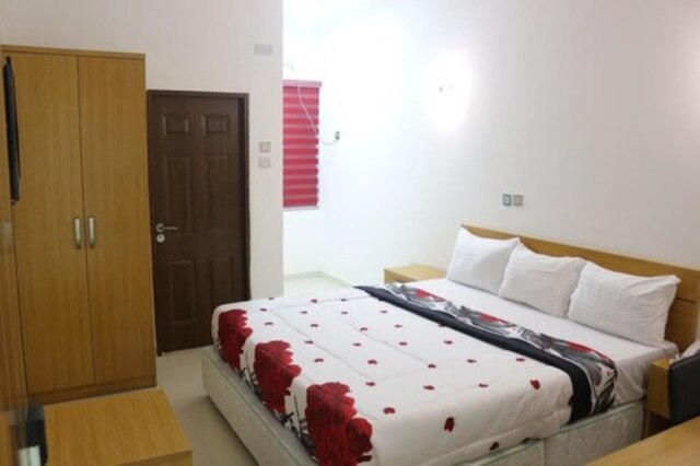 ロージーズ リージェンシー ホテル アンド スイーツ