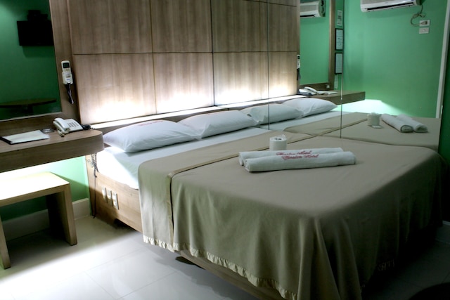 ニュー ウィンストン ホテル