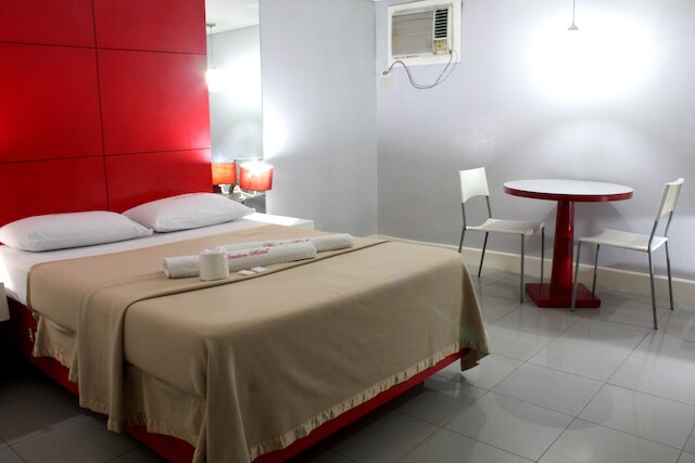 ニュー ウィンストン ホテル