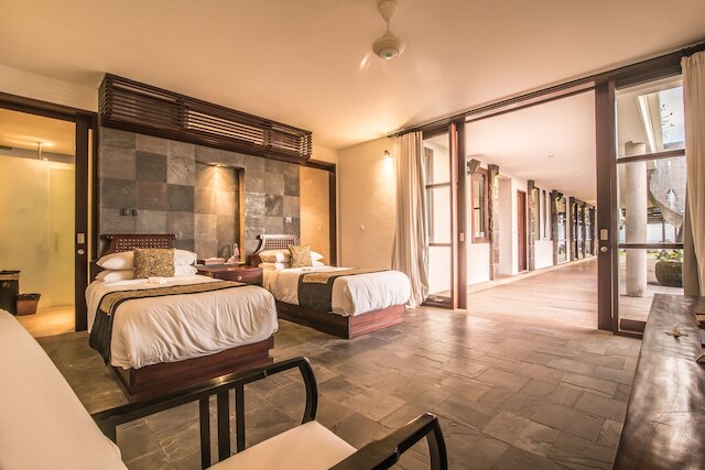 アブソルート クリフ フロント パンダワ ビーチ ヴィラ