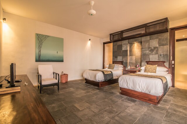 アブソルート クリフ フロント パンダワ ビーチ ヴィラ