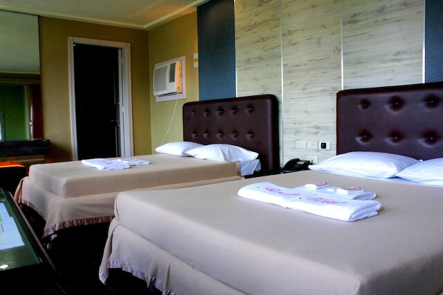 ハルダン ・デ ・ロサール ホテル