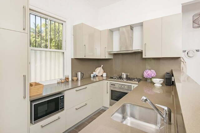 1890 年代に建てられた由緒ある一軒家、裏庭のテラスデッキあり H346