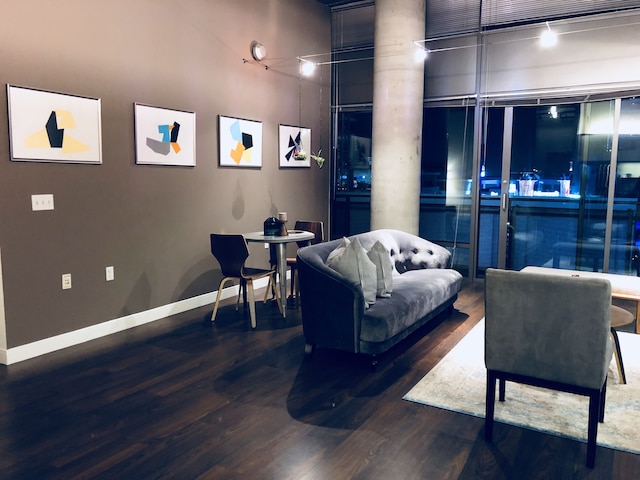 ニュー ライフ ファイネスト ラグジュアリー アパートメント