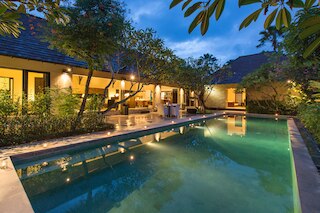 ヴィラ ロク バイ ナギサ バリ