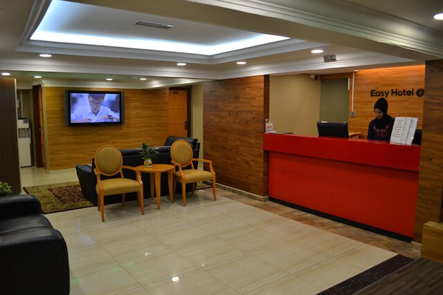 イージー ホテル アット アンパン