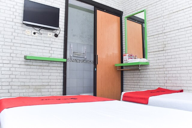 レッドドアーズ プラス ニア ハルトノ モール