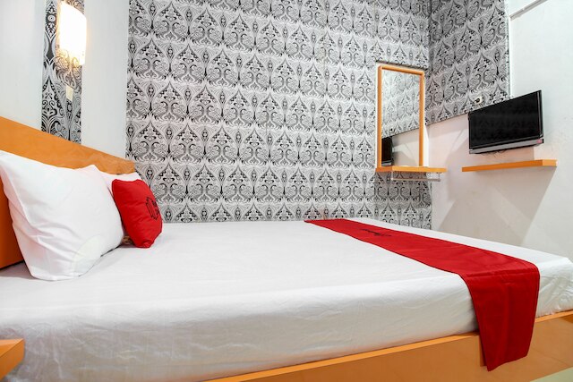 レッドドアーズ プラス ニア ハルトノ モール