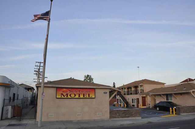 サン ライト モーテル